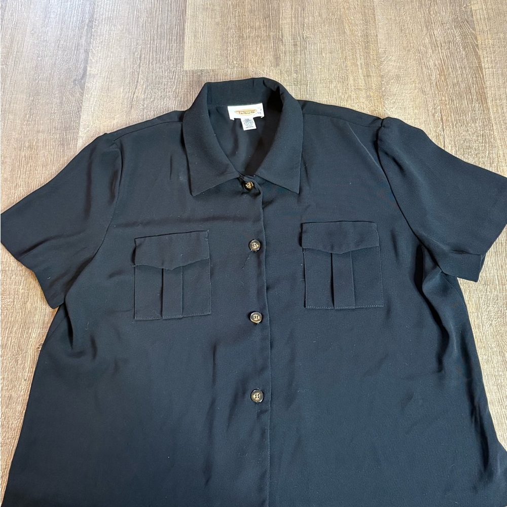 Black Short Sleeve Button-Up Shirt with Chest Pockets